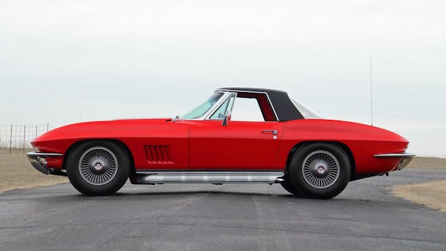 1967-Chevrolet-Corvette-Convertible-L71-Red side