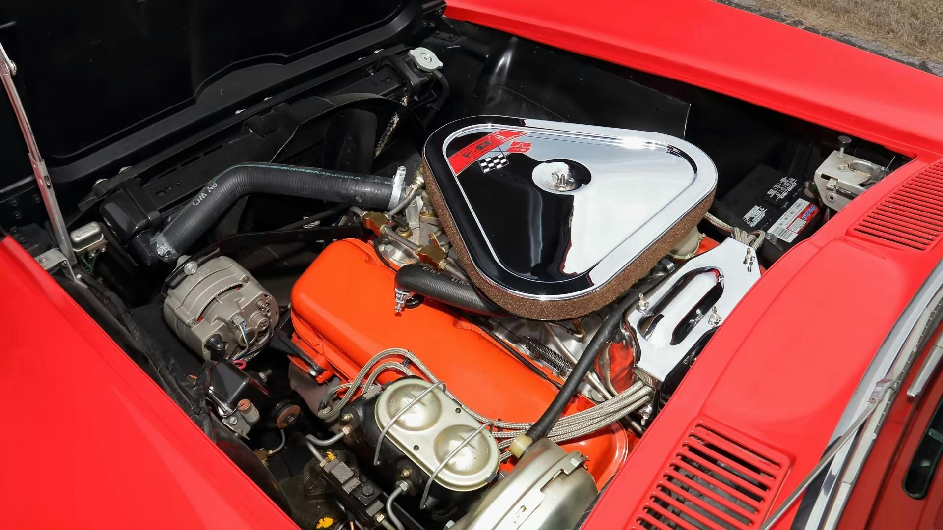 1967-Chevrolet-Corvette-Coupe-L71-Red engine bay
