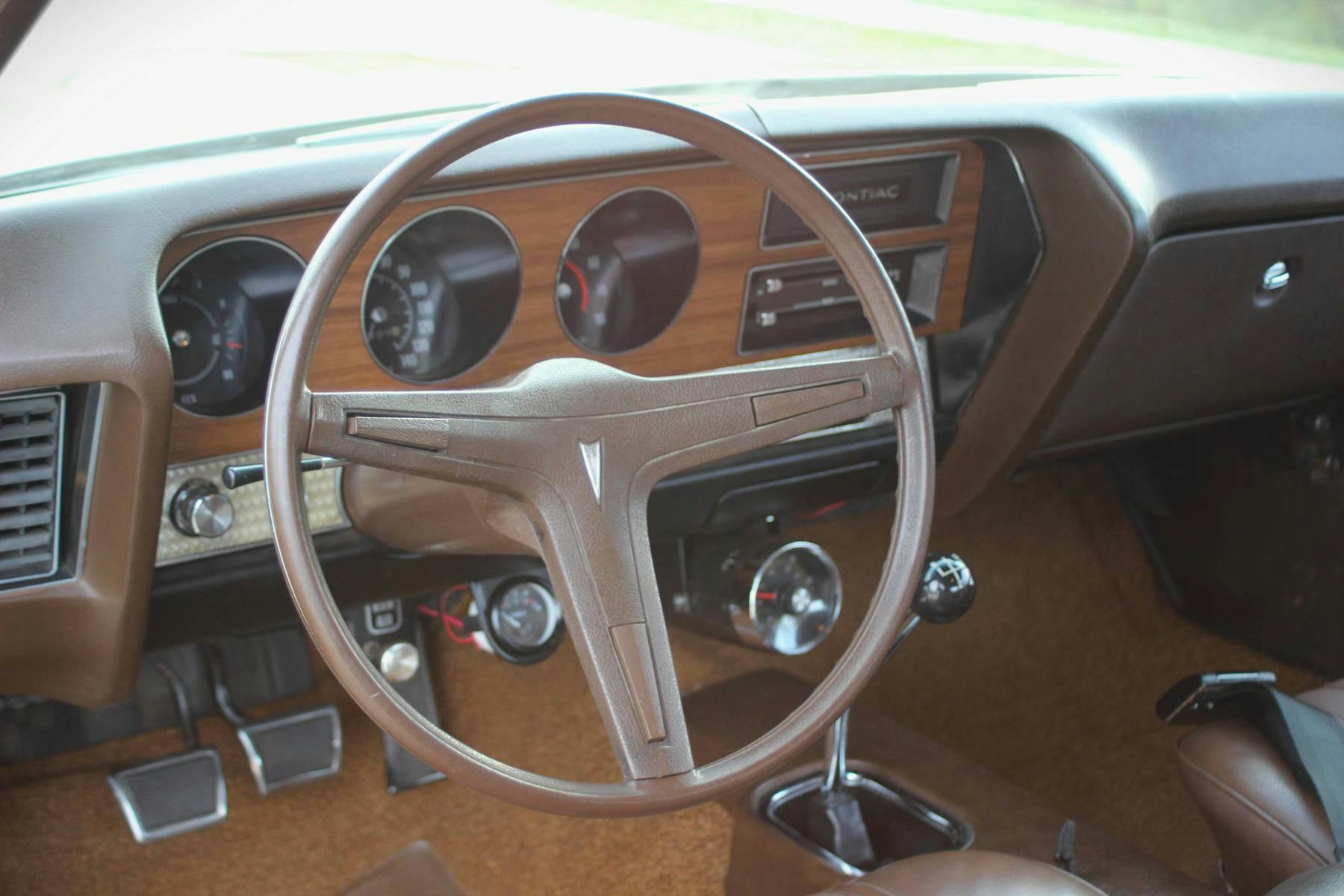 1970 Pontiac GTO Ram Air III interior steering wheel