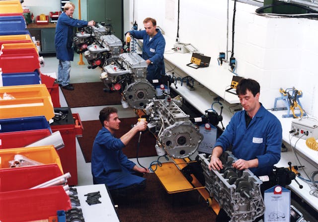 Aston Martin DB7 engines assembly