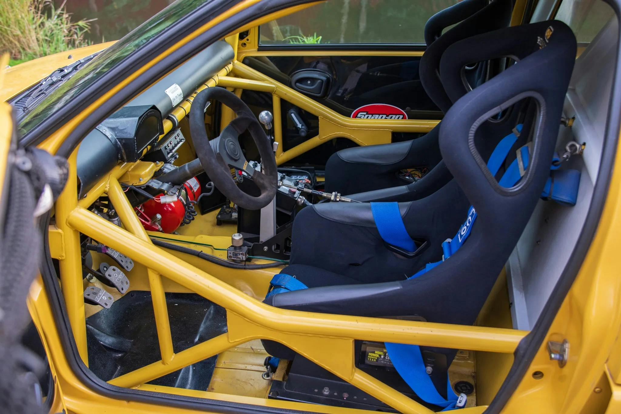 Renault Clio interior side