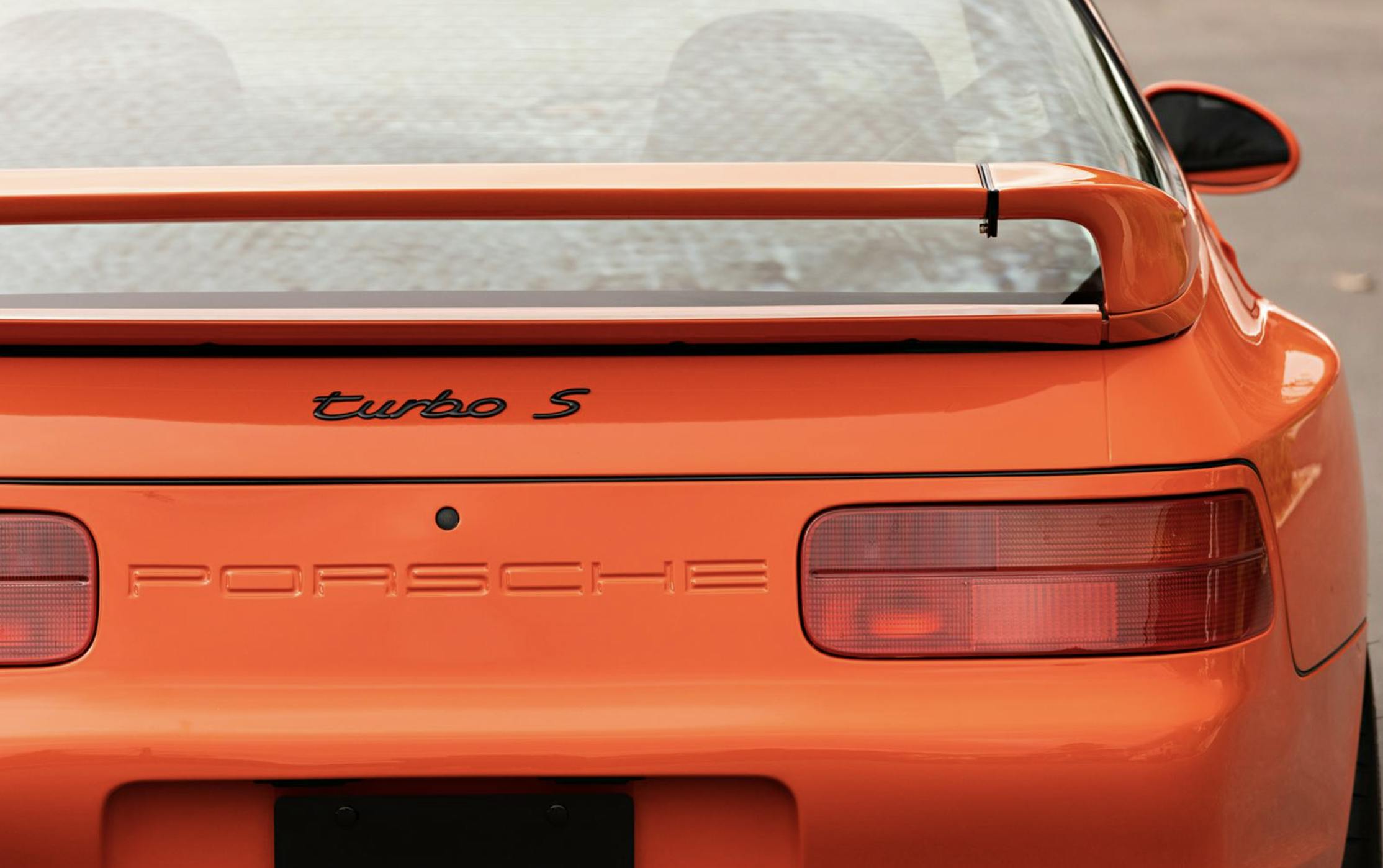 Porsche 968 Turbo S rear