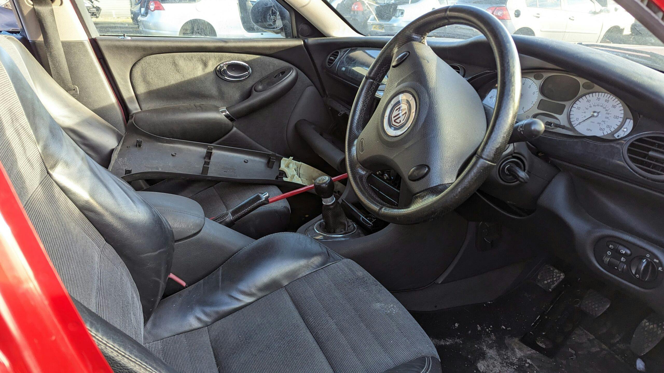 2005 MG ZT 190 interior