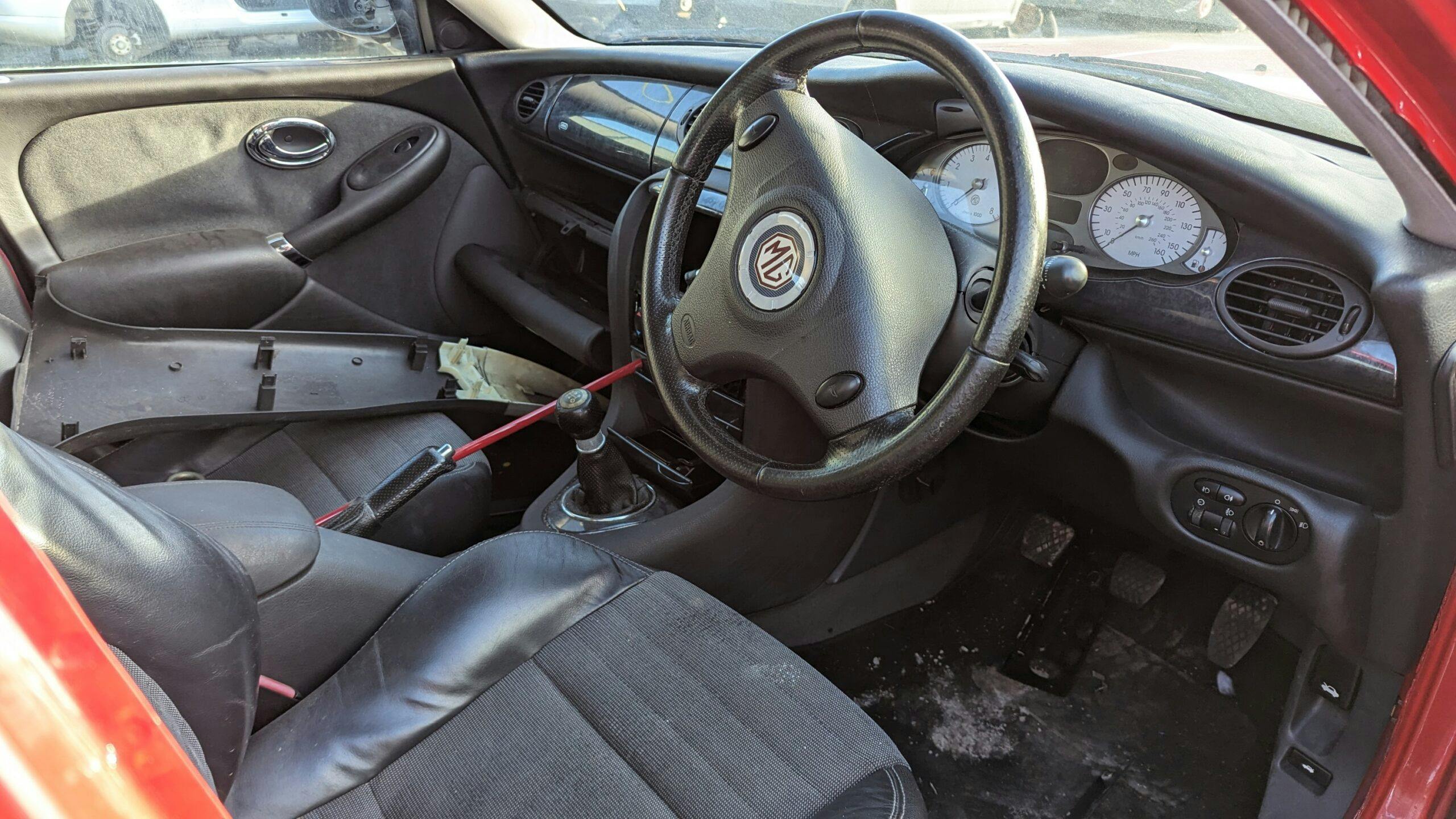 2005 MG ZT 190 interior steering wheel