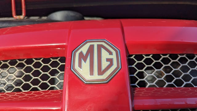 2005 MG ZT 190 badge closeup