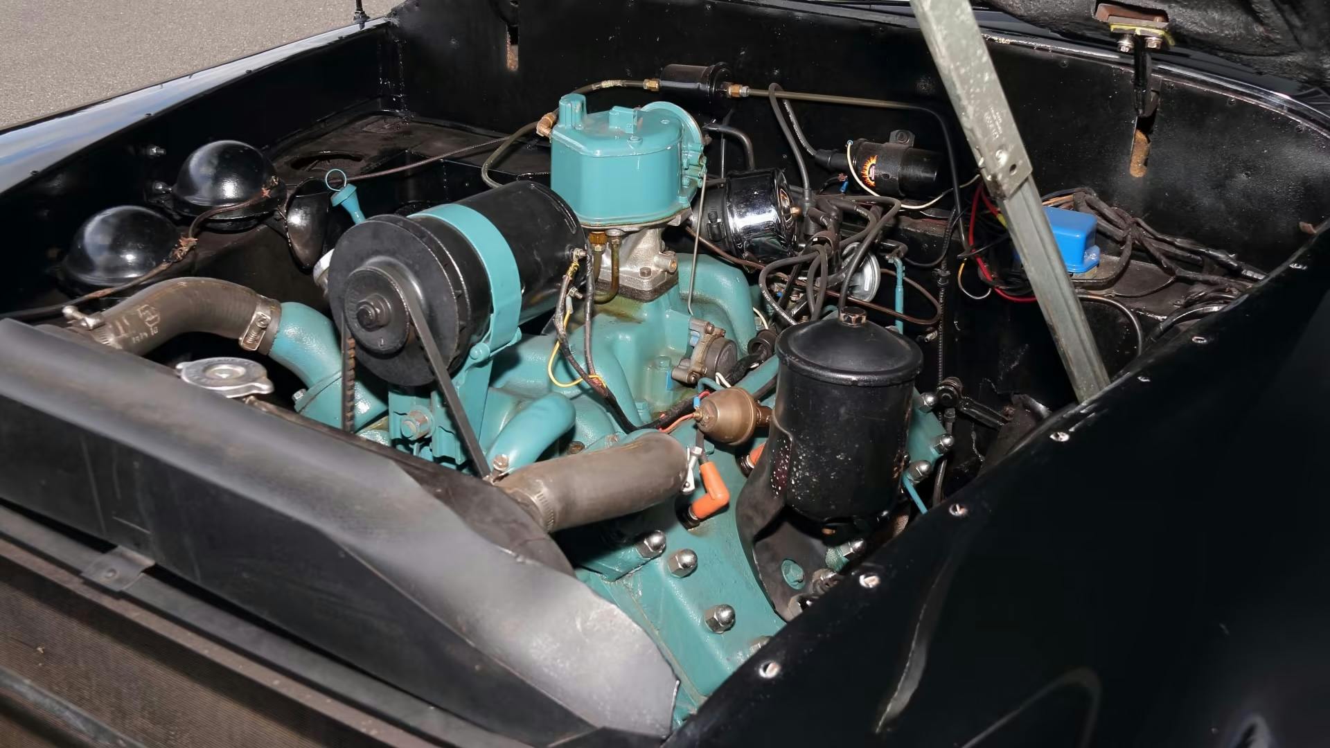 1952 Muntz Jet Convertible engine
