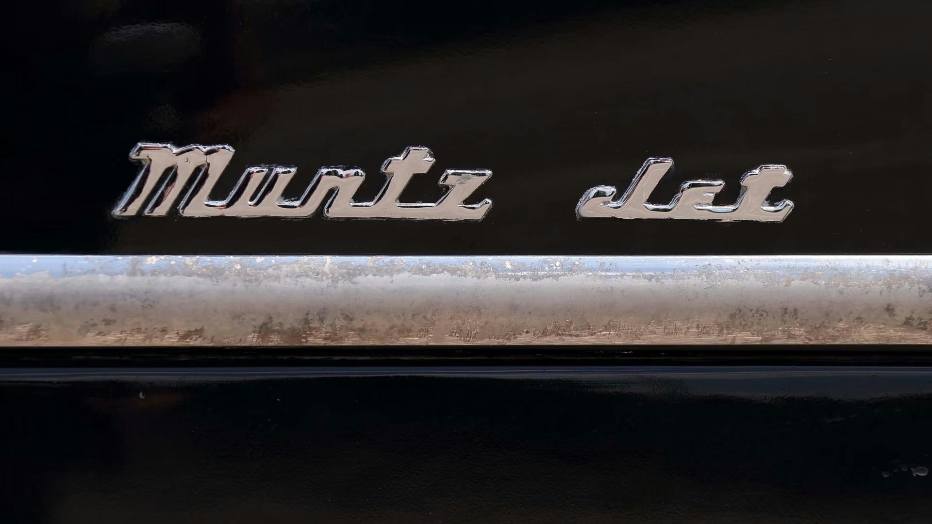 1952 Muntz Jet Convertible badge