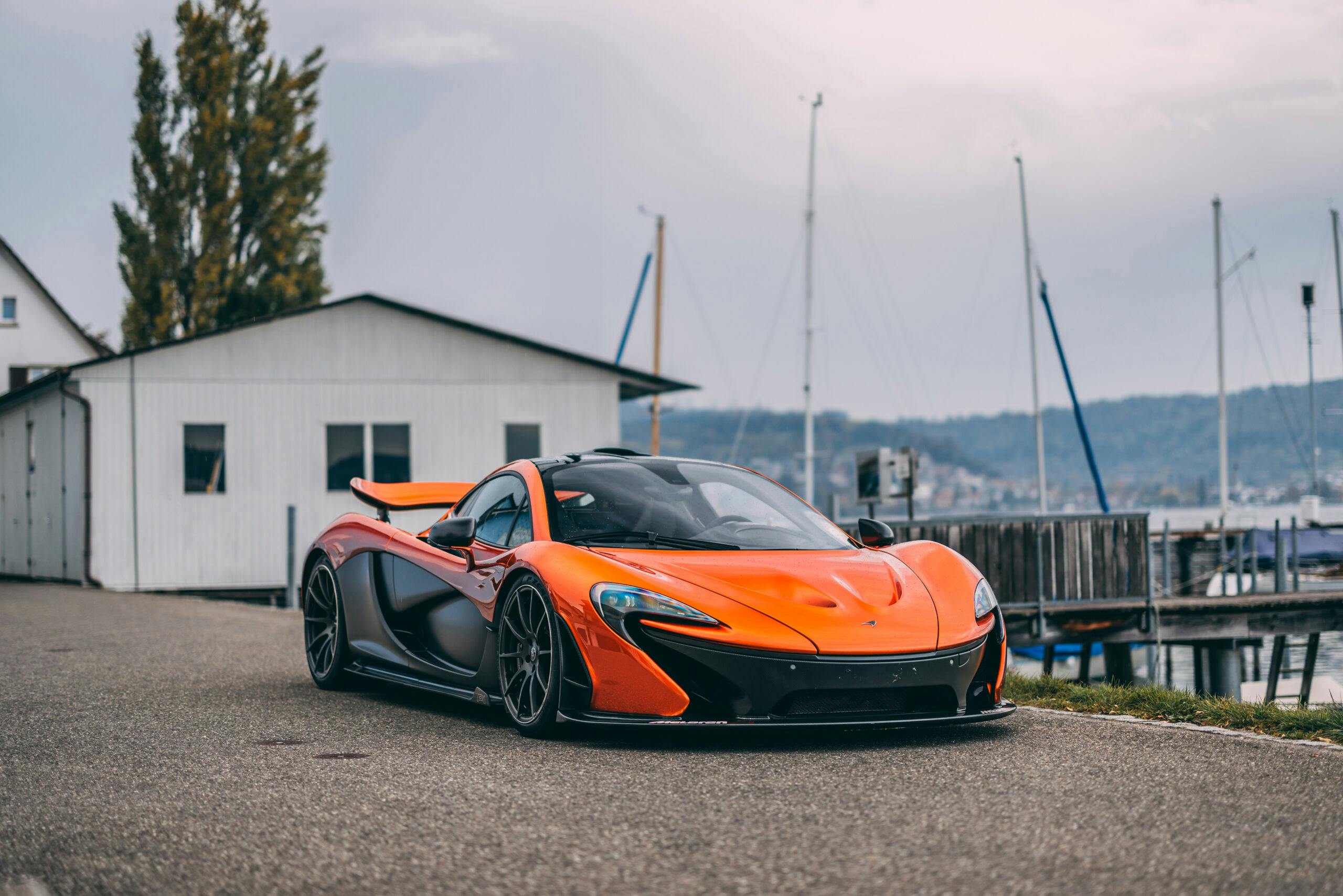 2015-McLaren-P1