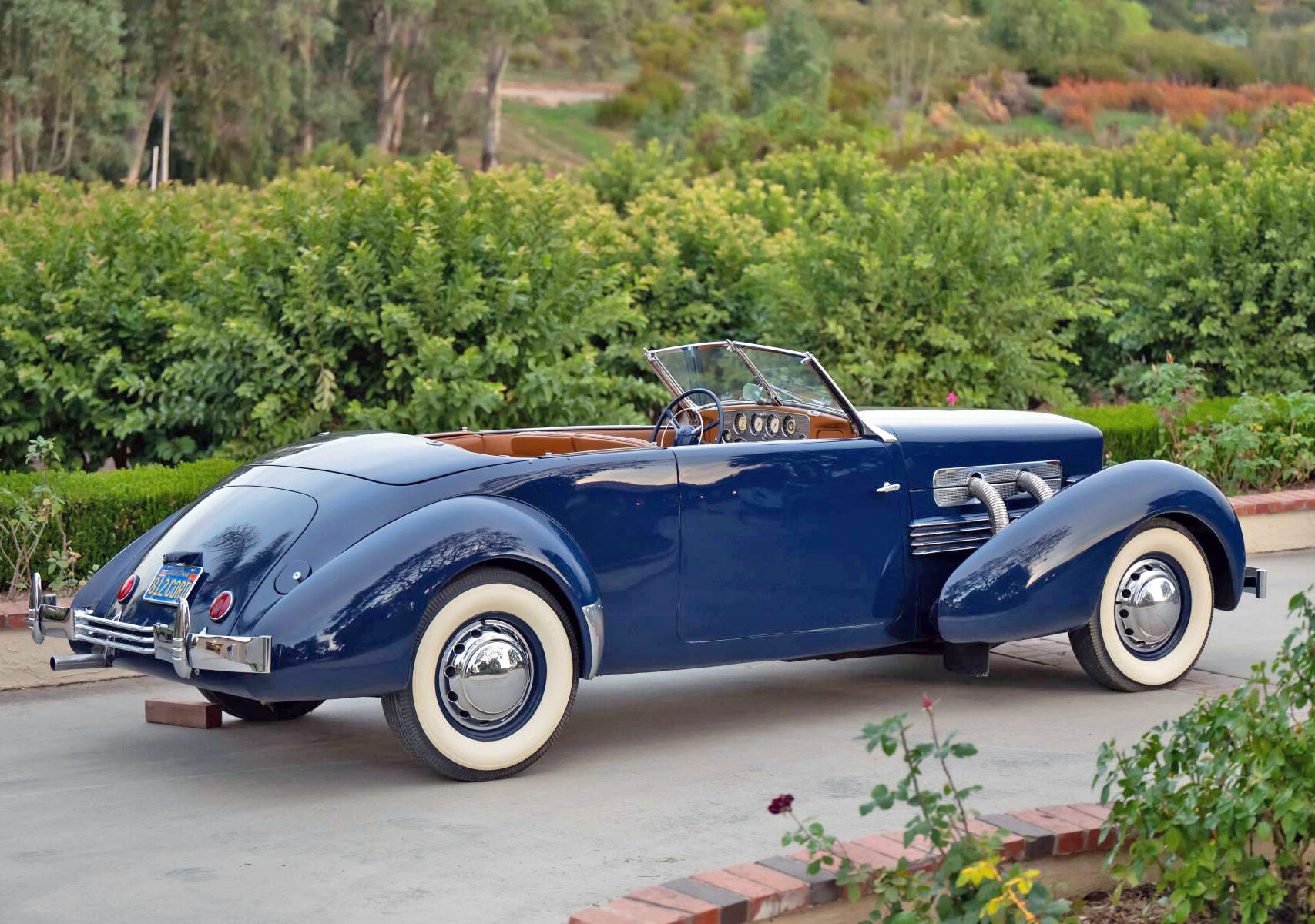 Auction Pick of the Week: Supercharged 1937 Cord 812 Phaeton