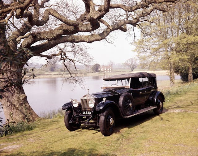 1925 Rolls-Royce Phantom I front three quarter