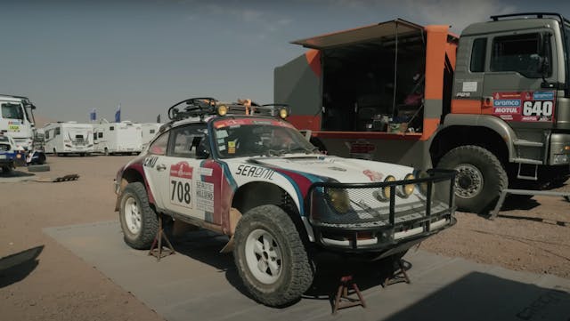Porsche 911 Dakar rally 2024