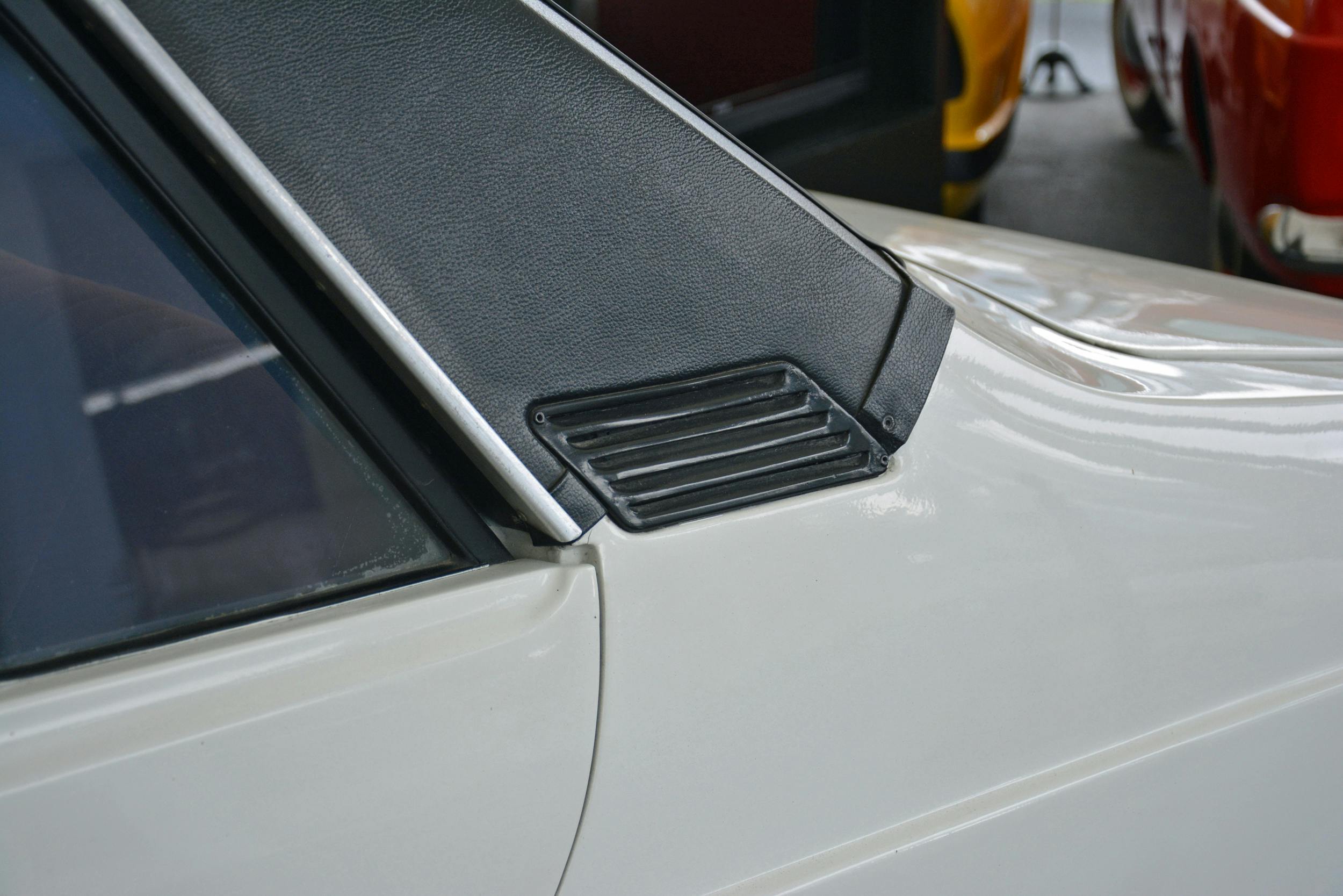 Anadol A2 rear quarter trim detail