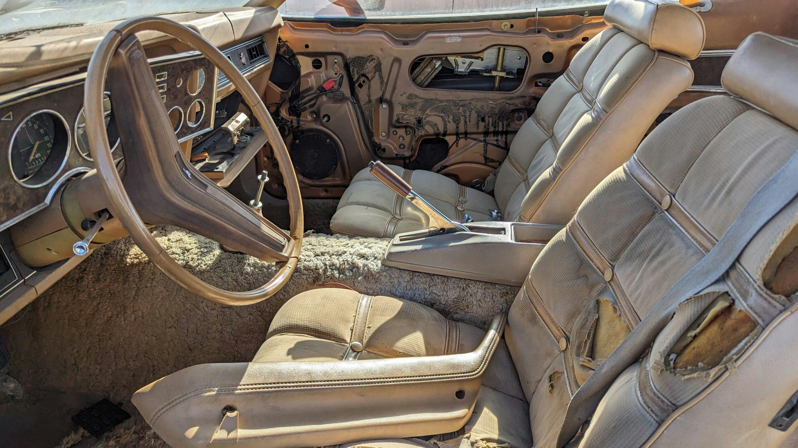 1974 Ford Mustang II Ghia Hardtop interior