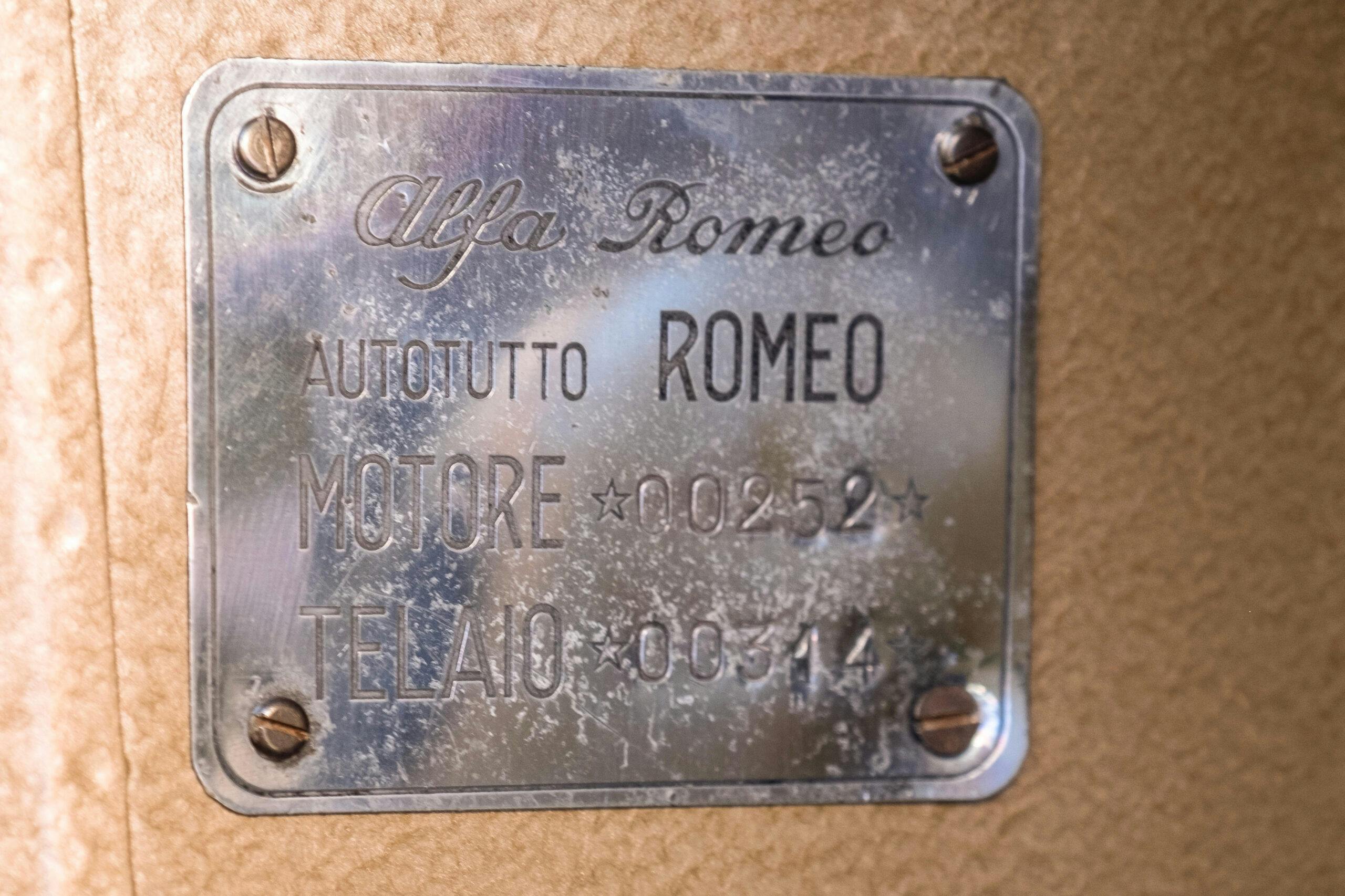 1955 Alfa Romeo T10 Autotutto Romeo Campervan model info plate