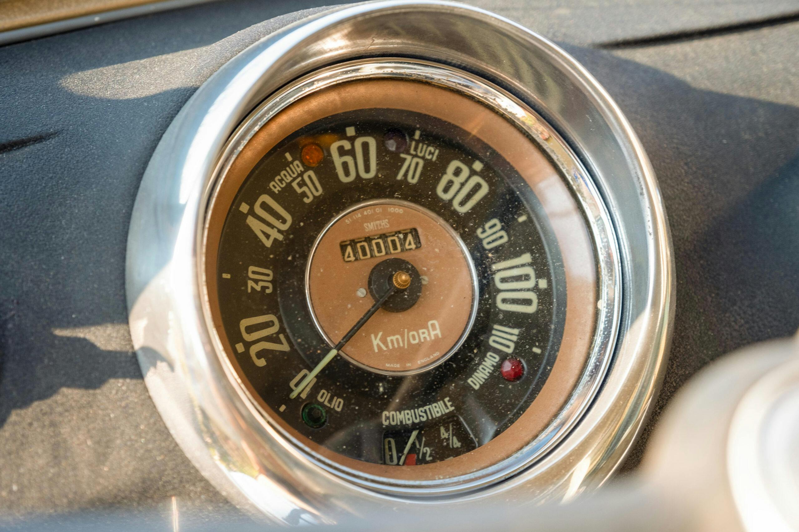 1955 Alfa Romeo T10 Autotutto Romeo Campervan interior speedometer