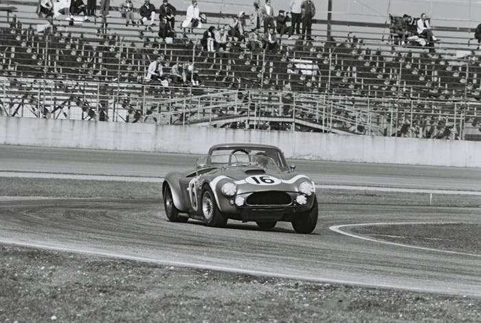 1964 Daytona Cobra Racing Driver Data cornering