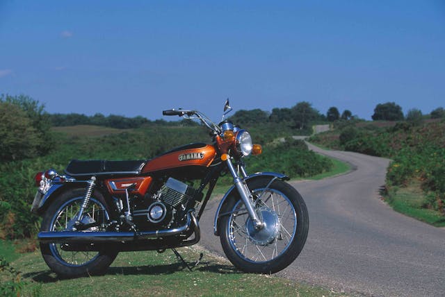 1970 Yamaha YR5 side