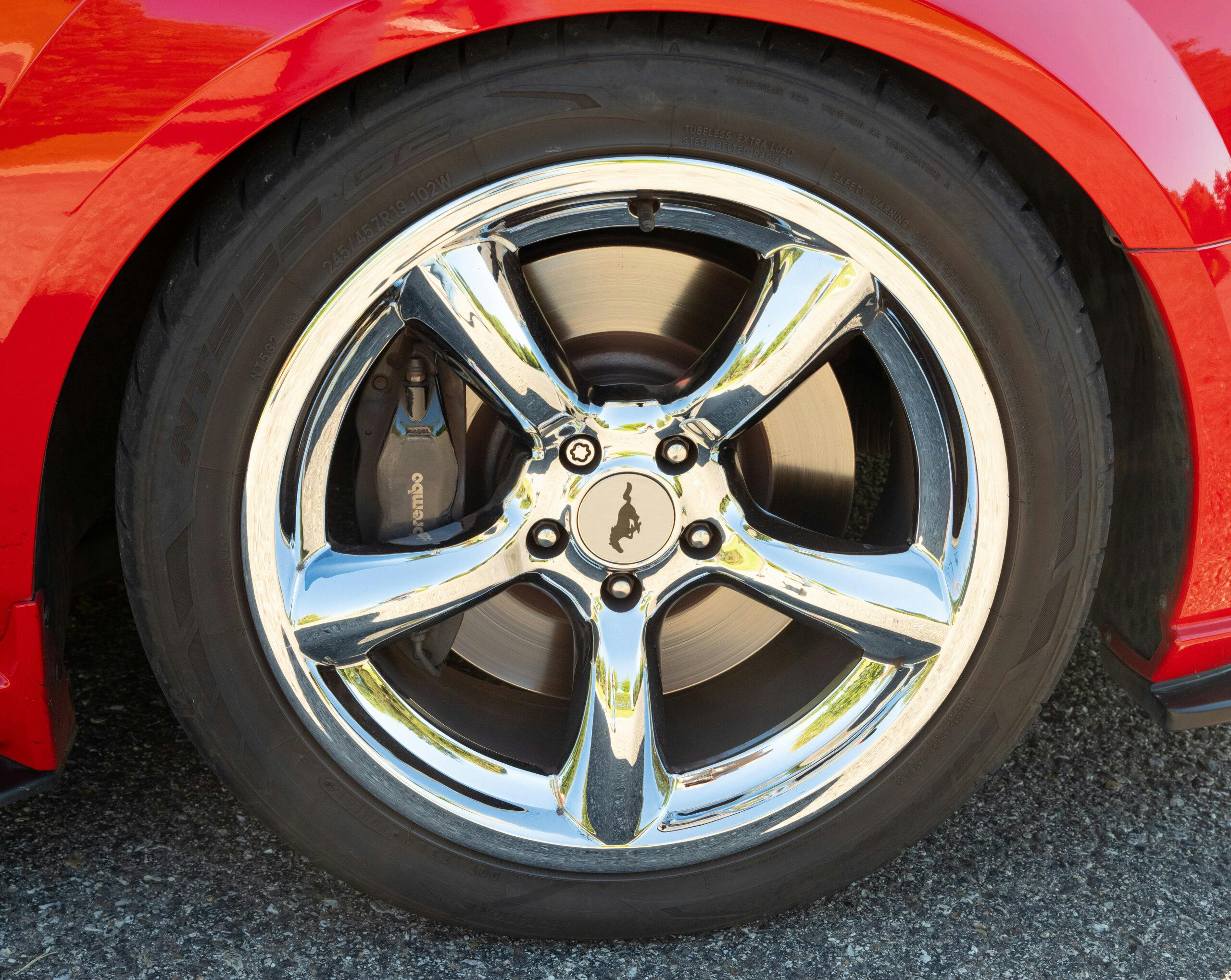 2006 Mustang GT custom livery wheel tire brembo brakes