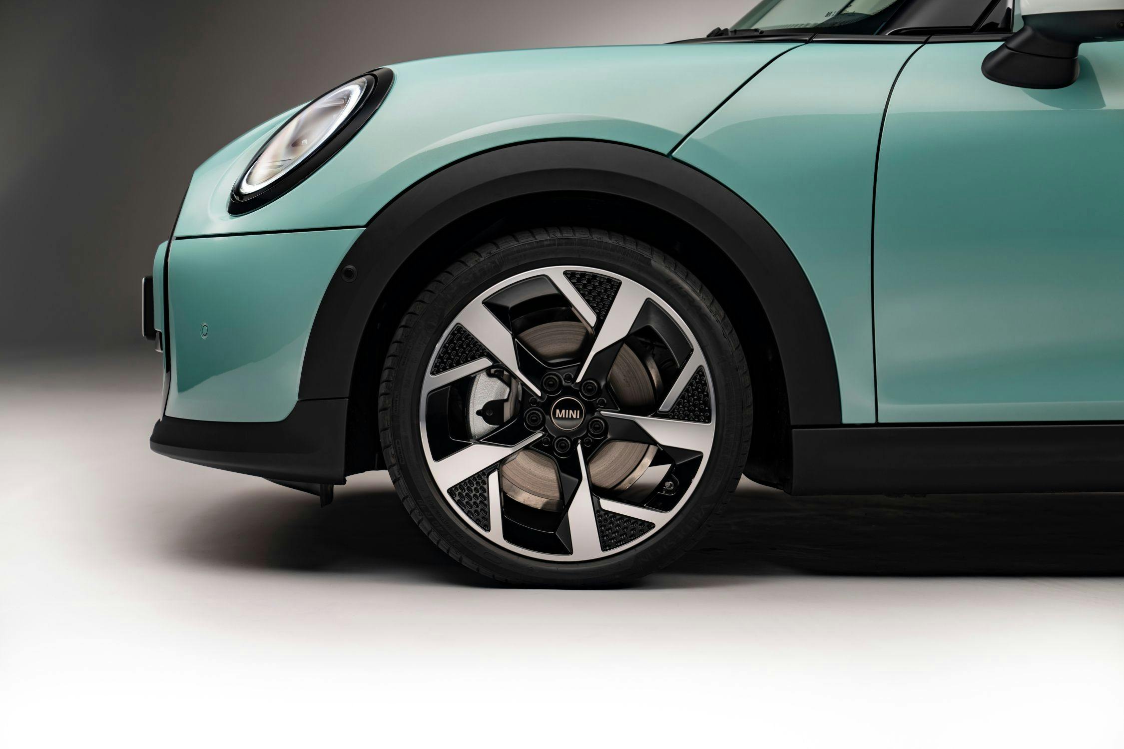 2025 Mini Cooper S exterior wheel and tire detail