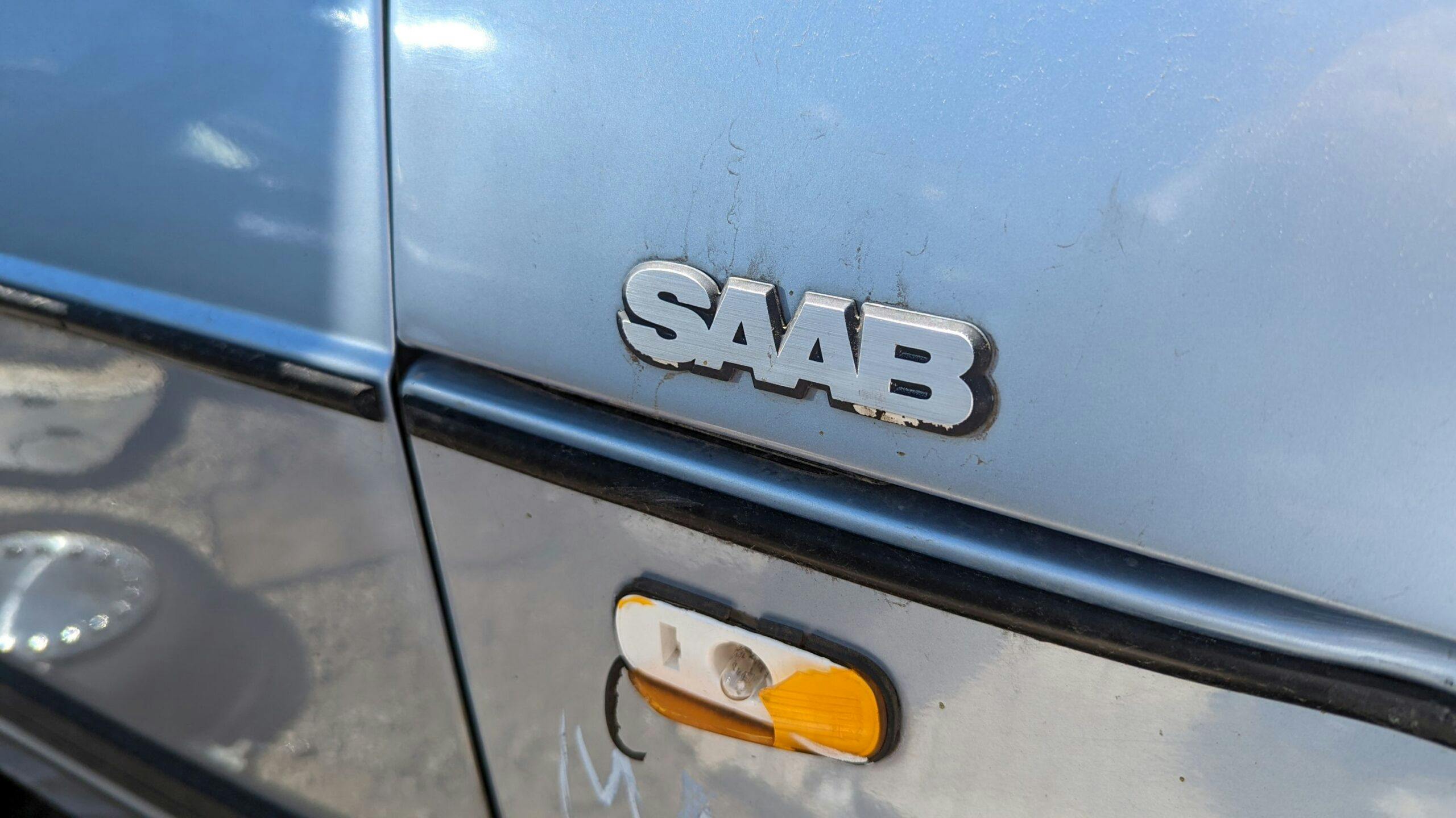 1986 Saab 900 S Sedan badge