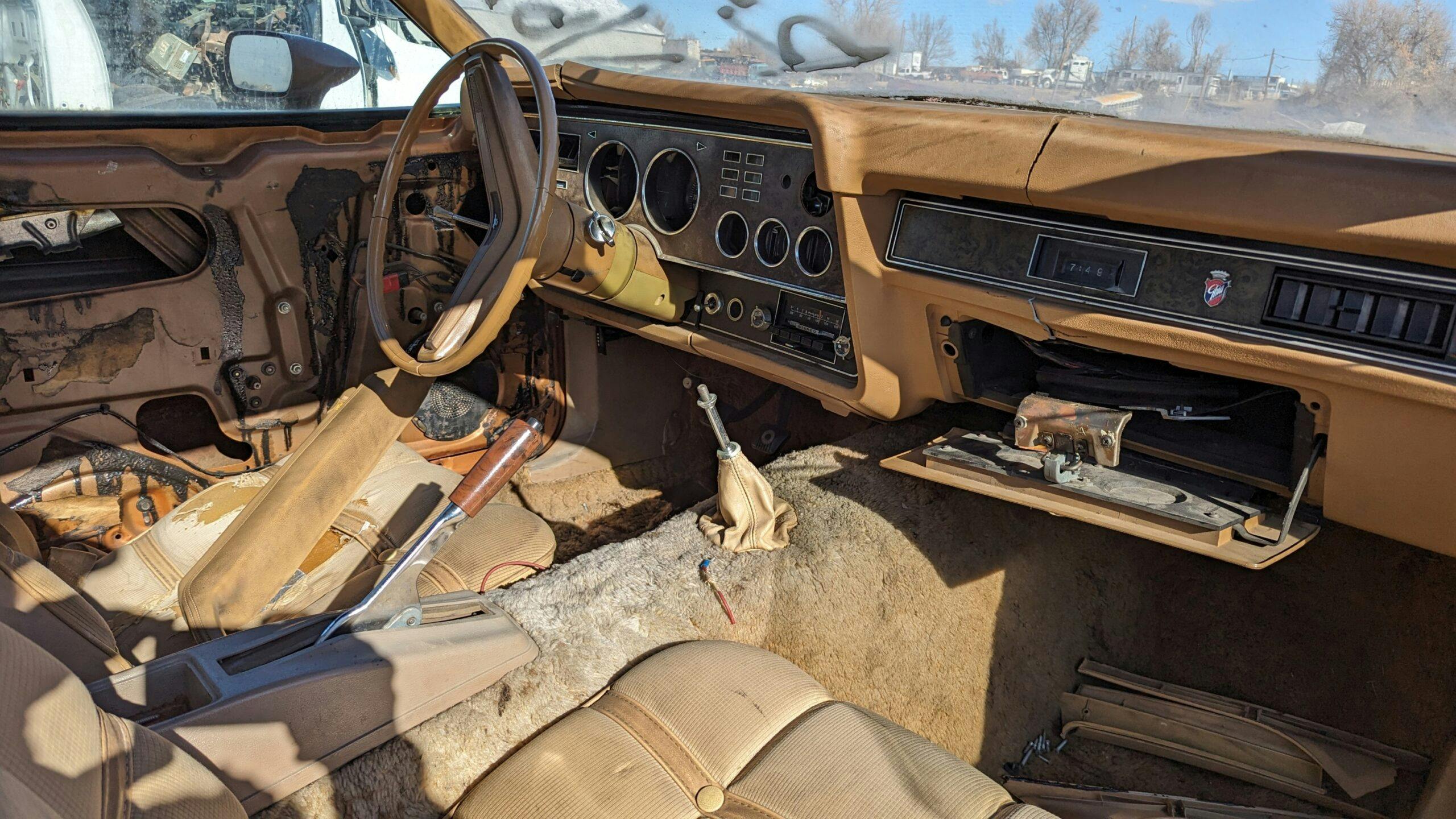 1974 Ford Mustang II Ghia Hardtop interior