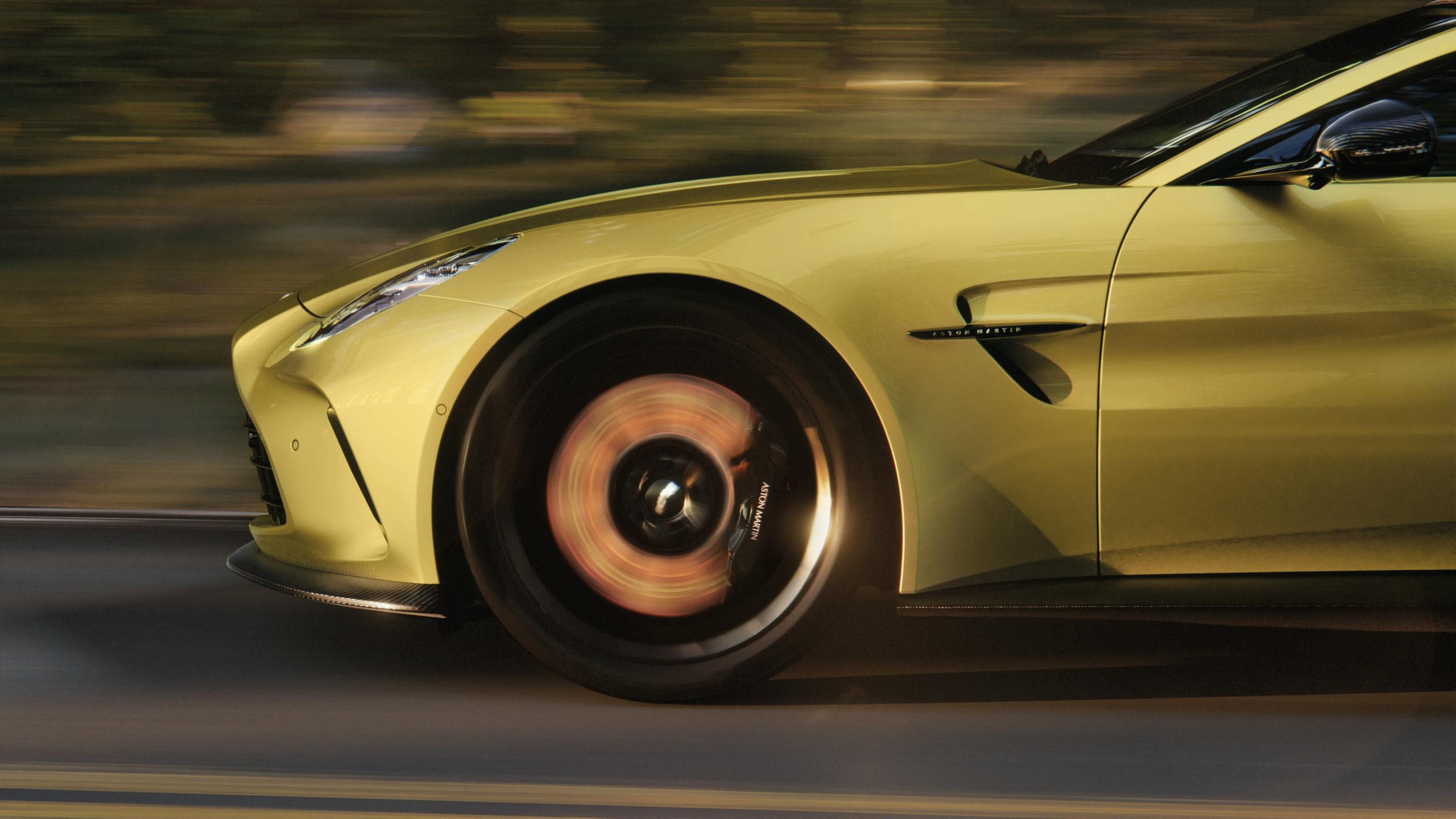 Aston Martin Vantage_04