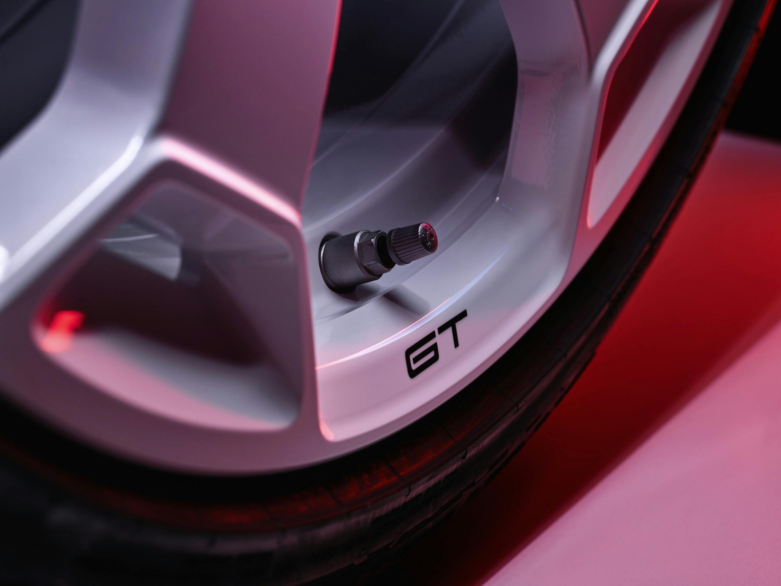 Audi RS 6 Avant GT studio wheel valve detail