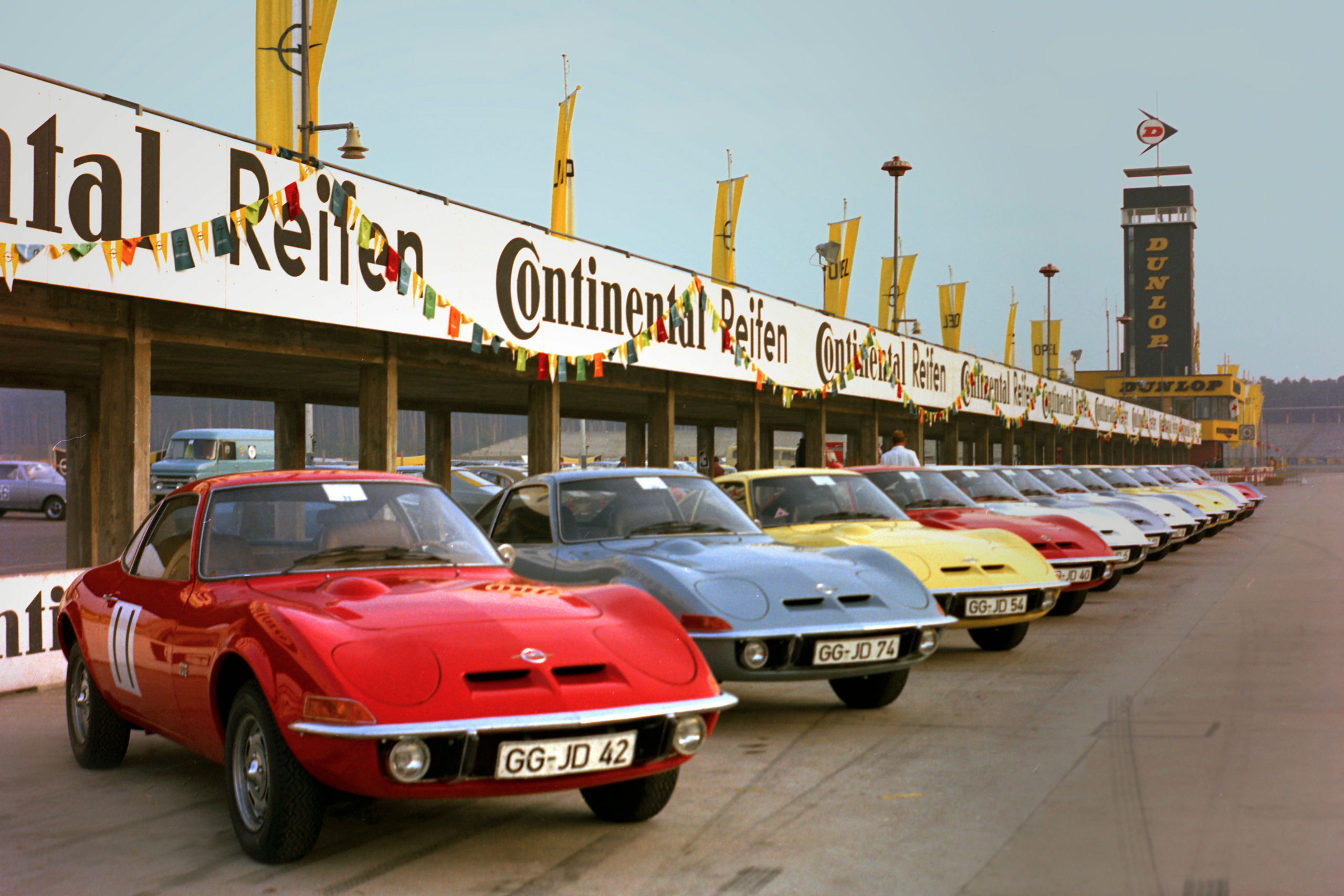 Opel gt 2000 online
