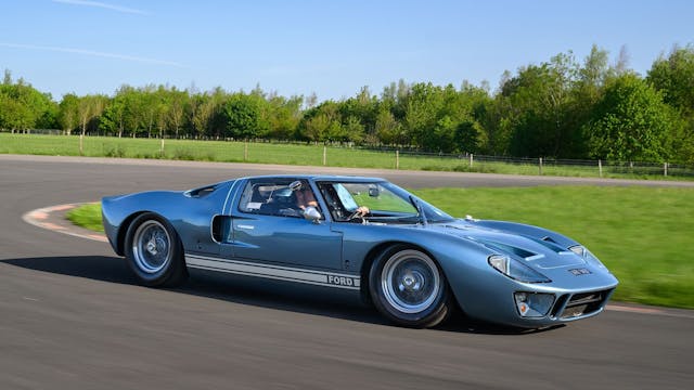 1967 Frod GT40 Mk I driving