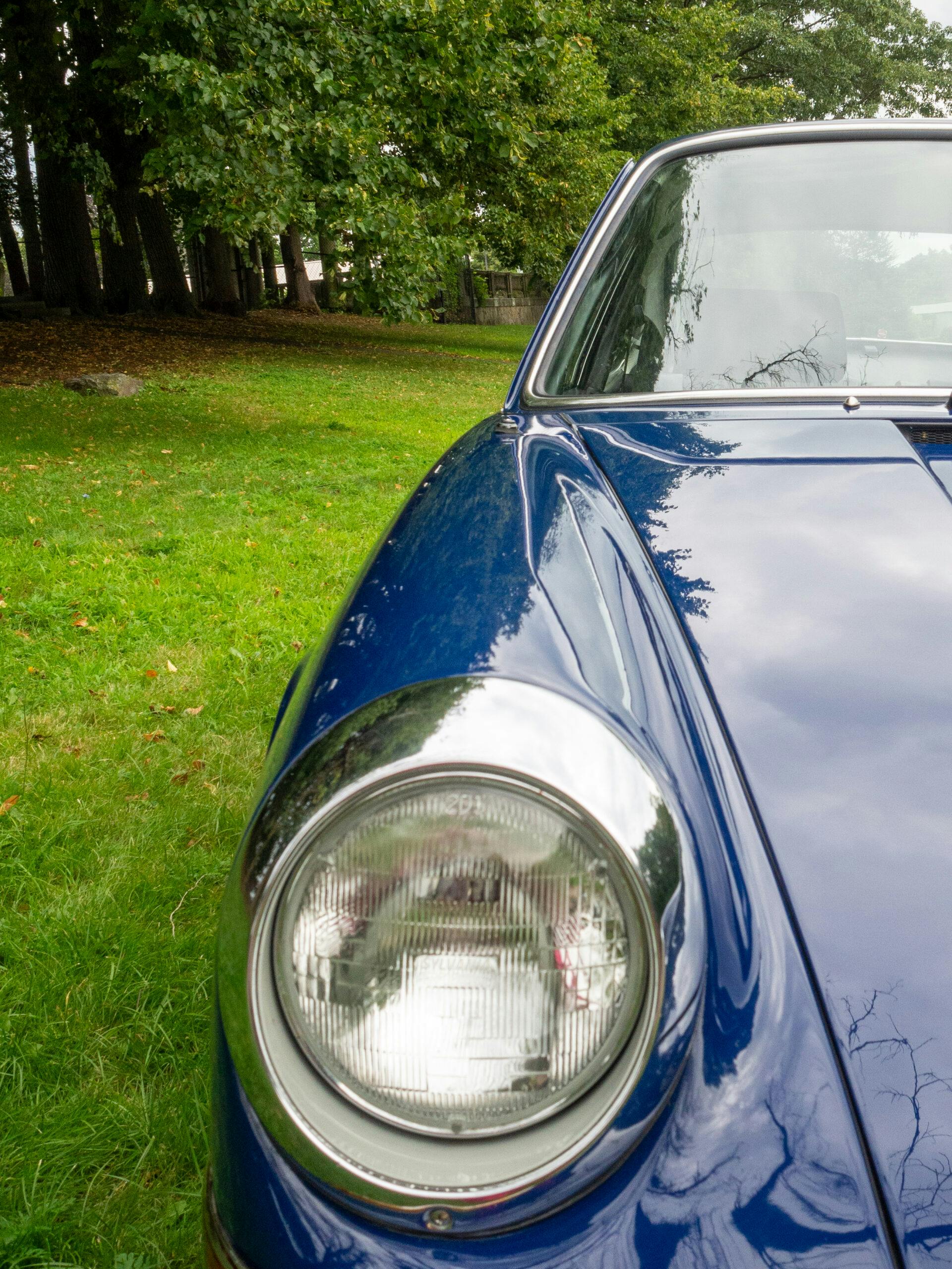 1970 Porsche 911 T headlight lines