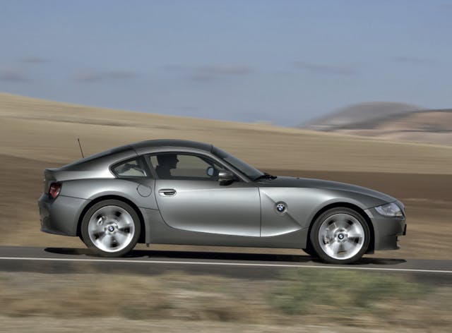 2006 BMW Z4 Coupe side profile pan action
