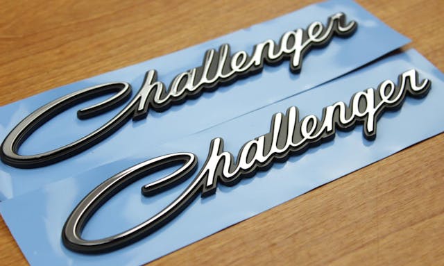Challenger-Lettering-Nameplate-Badges-Mopar-Amazon
