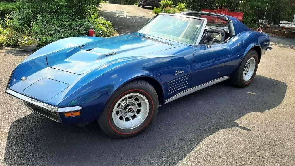 Chevy made 27,004 Corvettes in 1972, three quarters of them coupes