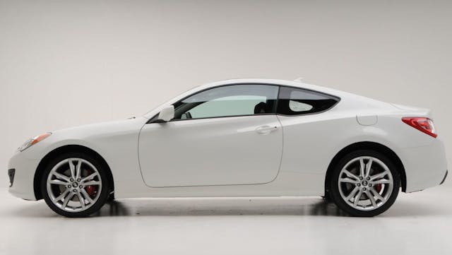 Hyundai_Genesis_Coupe_R-Spec_2009_Profile