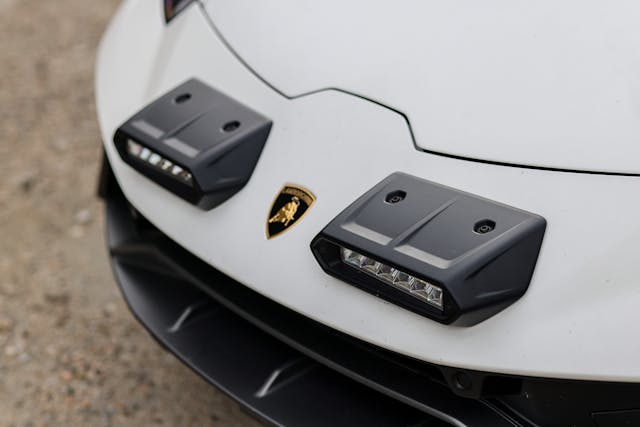 Lamborghini Huracan Sterrato auxilliary lights