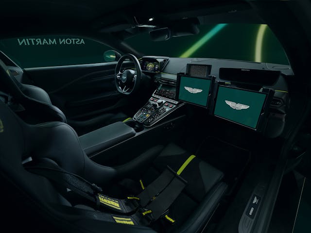 Aston Martin Vantage F1 safety car 2024 2
