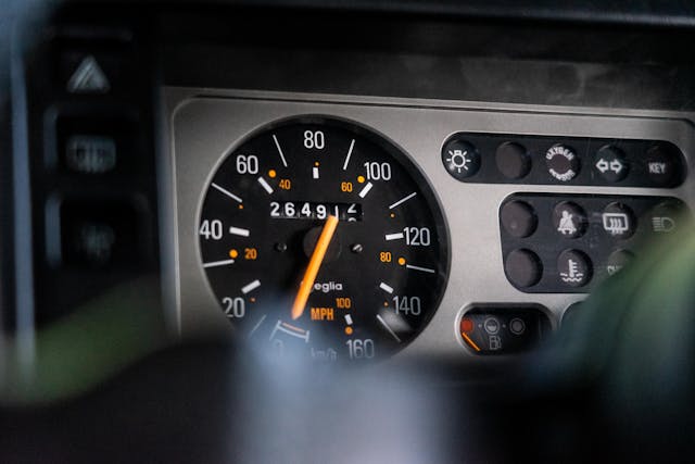Renault R5 Le Car speedometer
