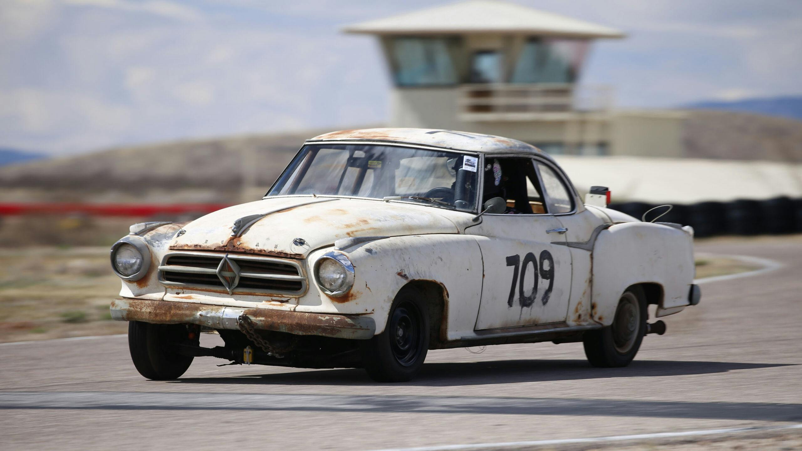 Borgward Isabella Coupe front three quarter body roll