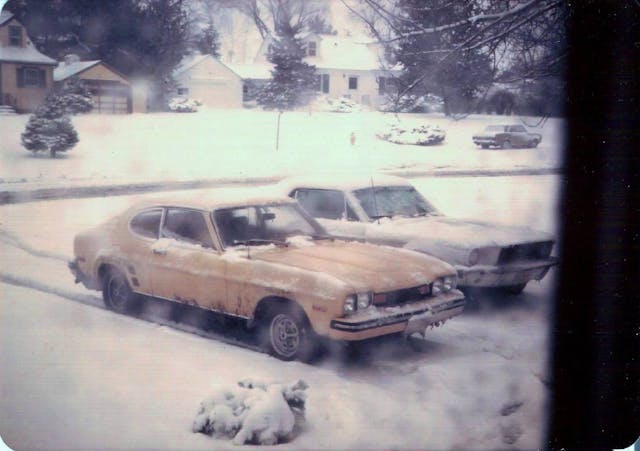 1974-Opel-Manta-Luxus driveway with mustang