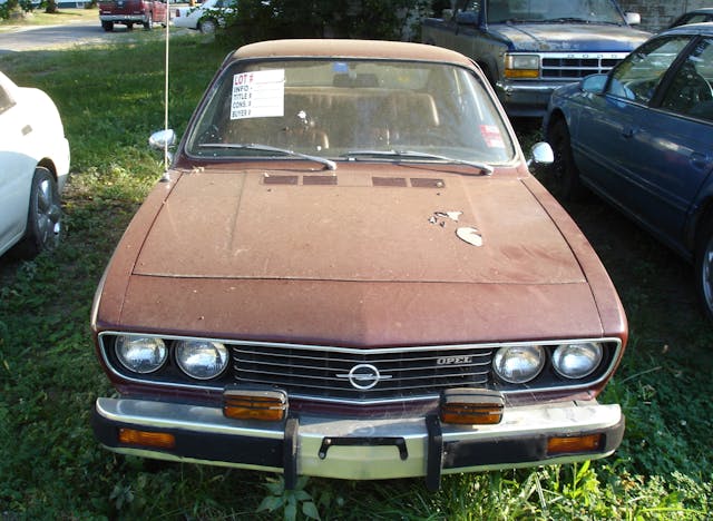 1974-Opel-Manta-Luxus front high angle