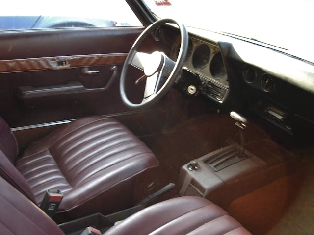 1974-Opel-Manta-Luxus interior front dash
