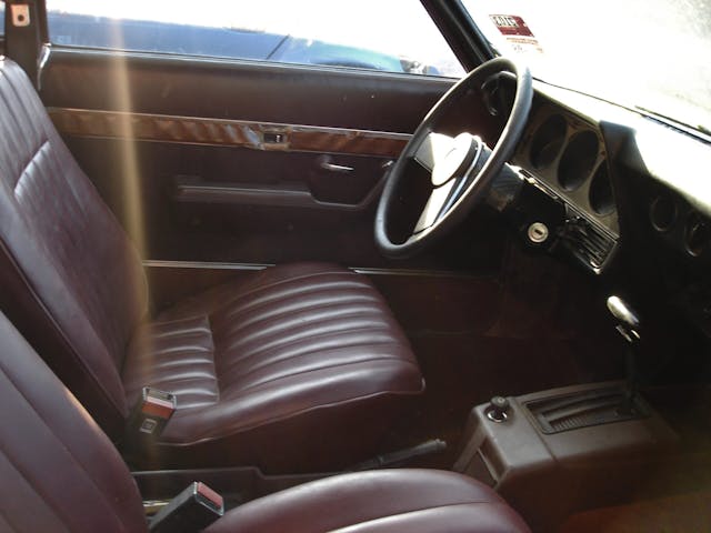 1974-Opel-Manta-Luxus interior front