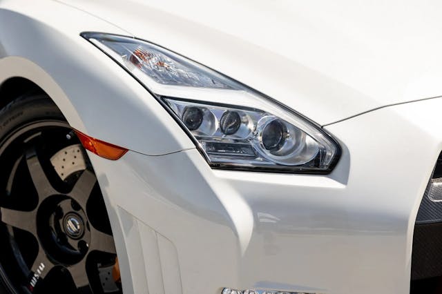 2016 Nissan GT-R Nismo headlight