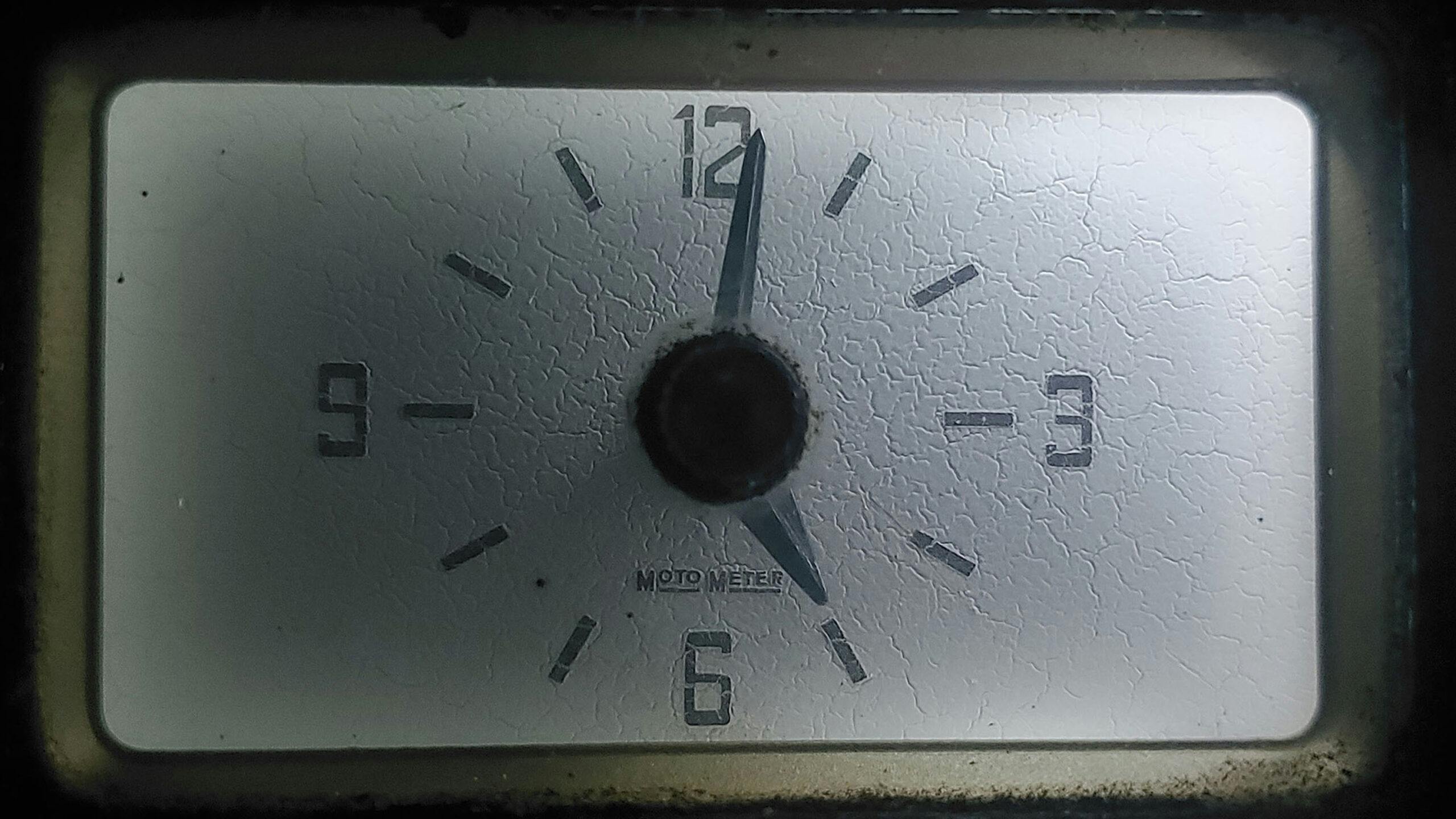 Borgward Isabella Coupe clock