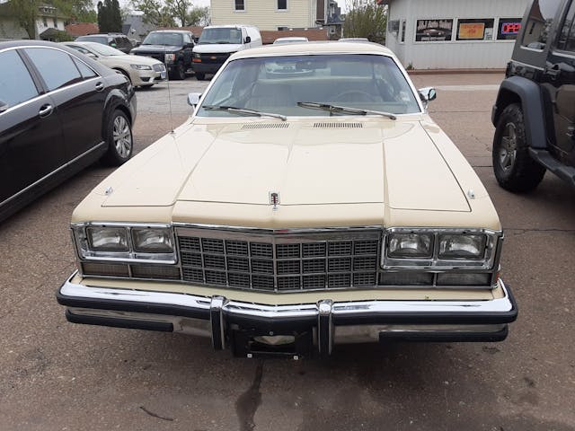 1979 Dodge Diplomat front