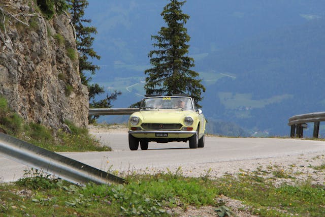 Fiat 124 spider front driving action