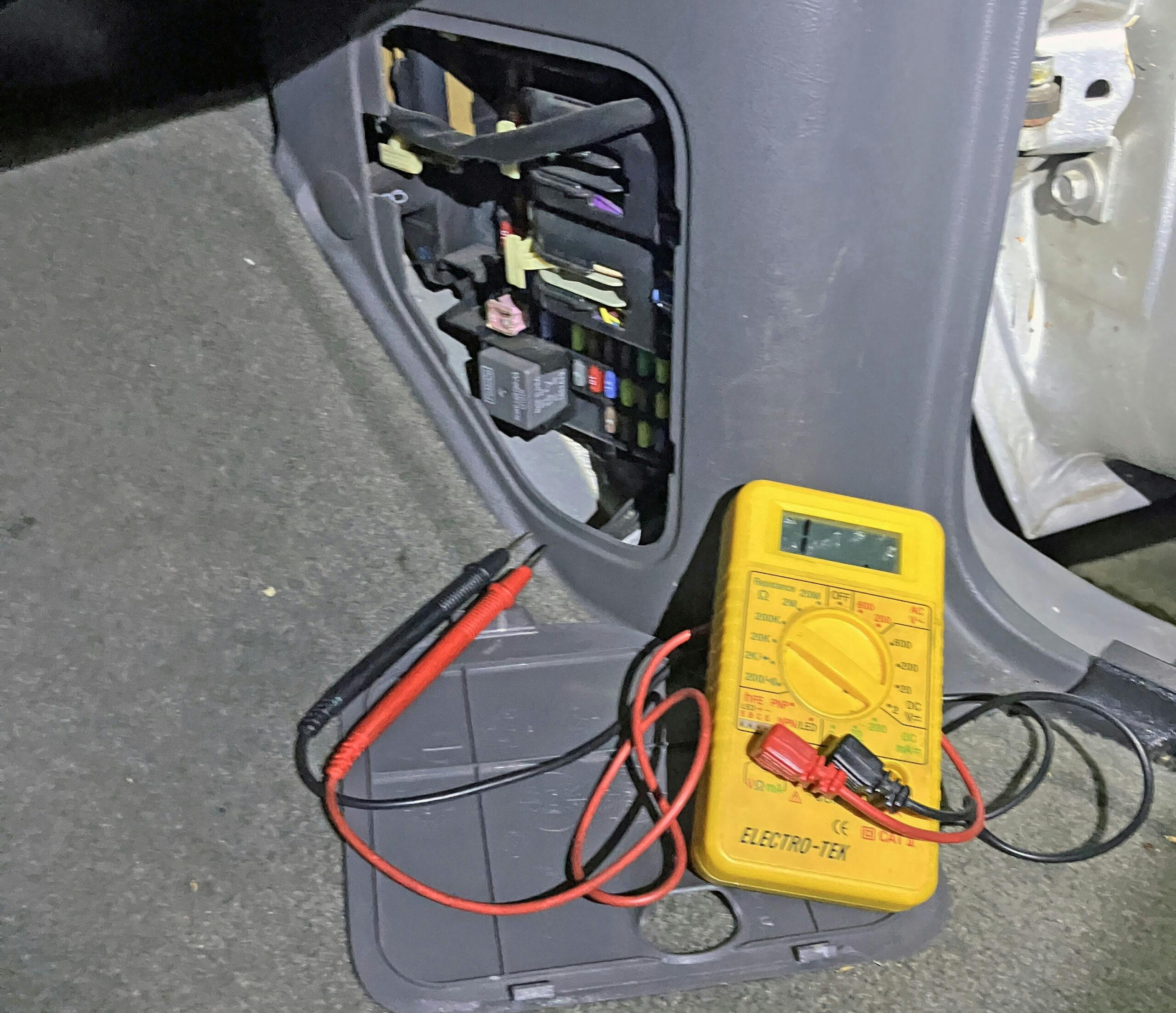 Test Fuse Box With Multimeter