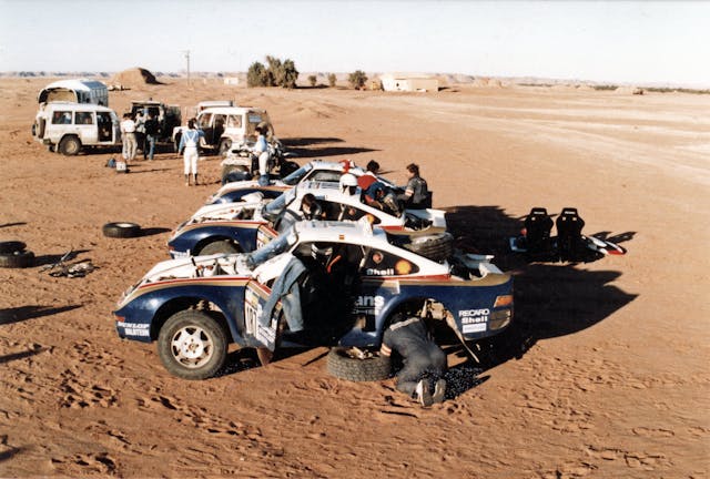 Porsche 959 Dakar Rally maintenance