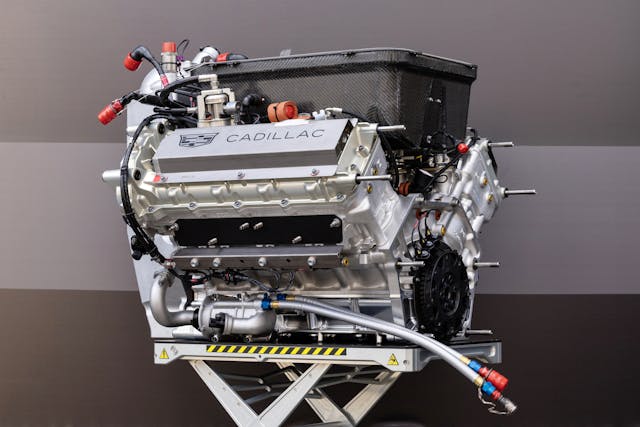 Cadillac lmc55r 5.5-liter V-8 without exhaust manifold