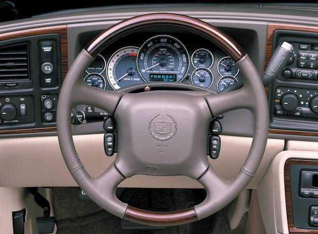 2004 Cadillac Escalade ESV Platinum interior steering wheel